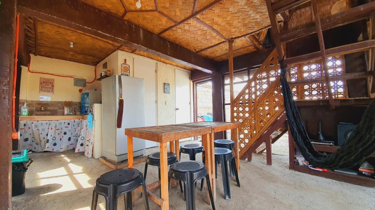 Calatagan'S Bahay Kubo - With Beach Access Exterior photo